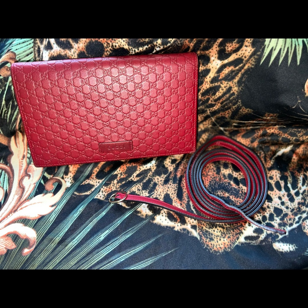 Gucci Microguccissima Chain Wallet